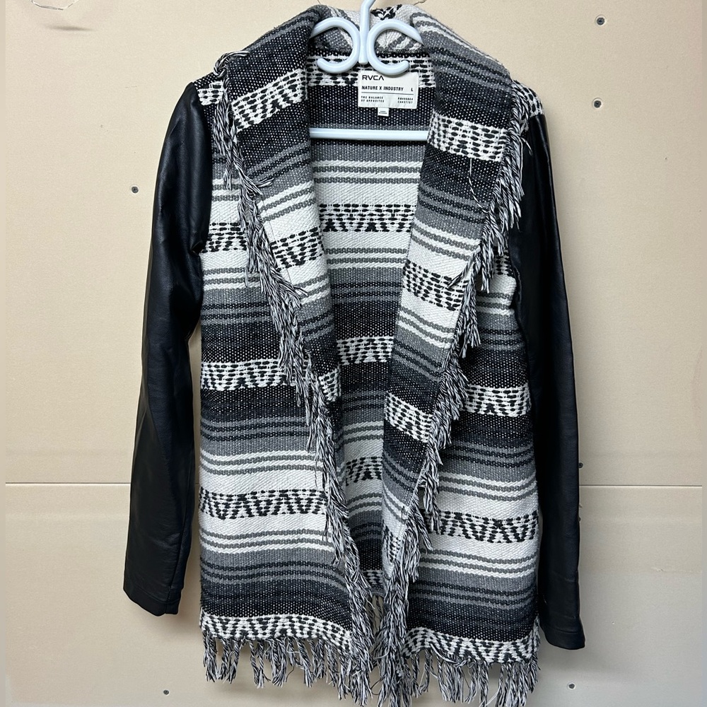 2/$75💥- JACKET | Women’s RVCA Nature x Industry jacket size large